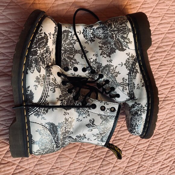 Vintage Dr Martens boots - Black White Floral - 9 US W - Picture 7 of 9